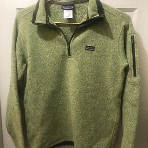 Patagonia Women’s sizeM half zip pullover